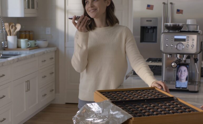 På min 32-årsdag sendte foreldrene mine meg en vakker eske med håndlagde tresjokolader. Neste dag ringte foreldrene mine og søsteren min og spurte: ‘Hvordan var sjokoladen?’ Jeg smilte og sa: ‘Å, jeg ga litt til lillebroren og nevøene mine. De liker søtsaker.’ Alle tre ble plutselig stille… så ropte han i panikk: ‘Hva har du gjort?!’ Jeg rynket pannen. ‘Hva er galt? Hva skjedde?’