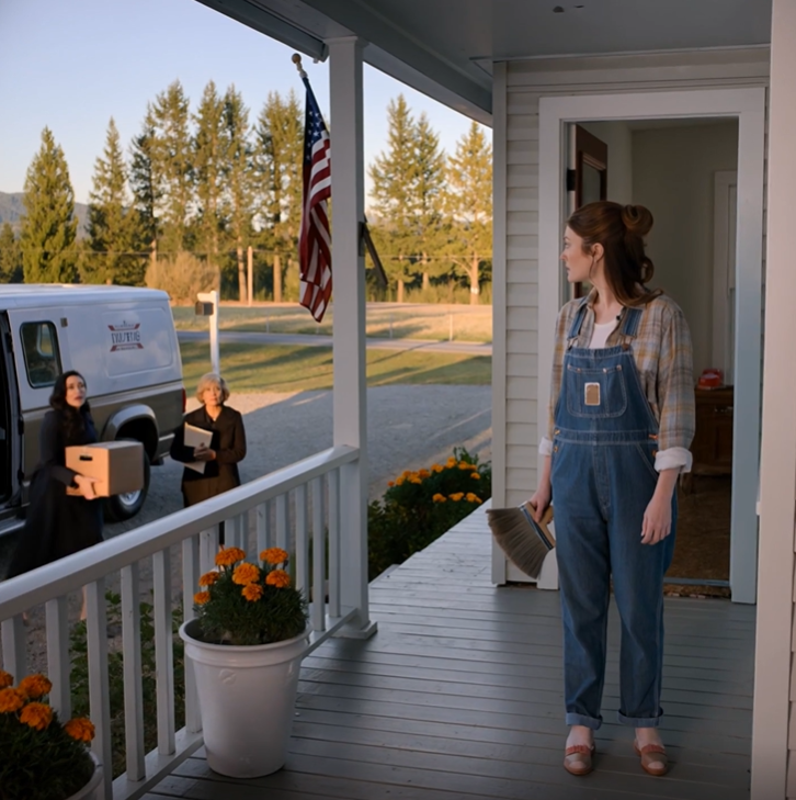 My Parents Gave Me A Crumbling Old House And Handed My Sister A Brand-New Apartment. When I Rebuilt It Into Something Stunning, Mom Demanded It Back And Gave Me 48 Hours—Then My Sister Showed Up With Boxes And Went Pale At What She Found.