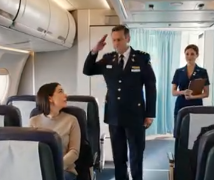 Min svigerinne byttet plass ved porten min – så kom en senior general ned midtgangen og sa: «Frue.»