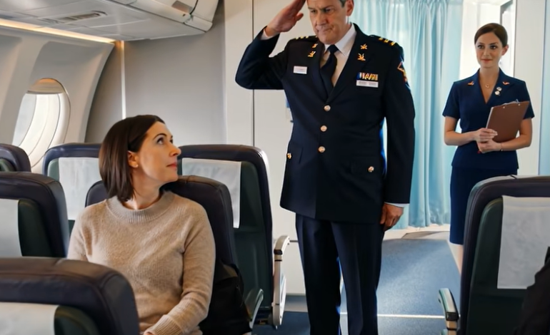 Min svigerinne byttet plass ved porten min – så kom en senior general ned midtgangen og sa: «Frue.»