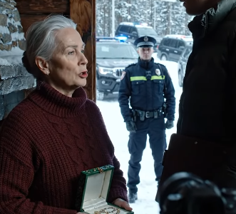 Viidentenä jouluna peräkkäin he “unohtivat” olla kutsumatta minua, joten ajoin yksin pieneen vuoristomökkiin, he kaikki pilkkasivat minua vuosia, ja kun lapseni viimein…