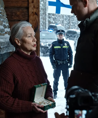 Viidentenä jouluna peräkkäin he “unohtivat” olla kutsumatta minua, joten ajoin yksin pieneen vuoristomökkiin, he kaikki pilkkasivat minua vuosia, ja kun lapseni viimein…